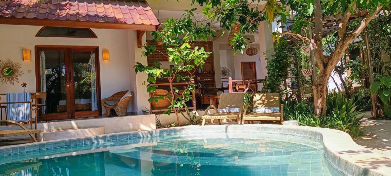 Готель Soraya Yoga Wellness Center Гілі-Траванган Екстер'єр фото